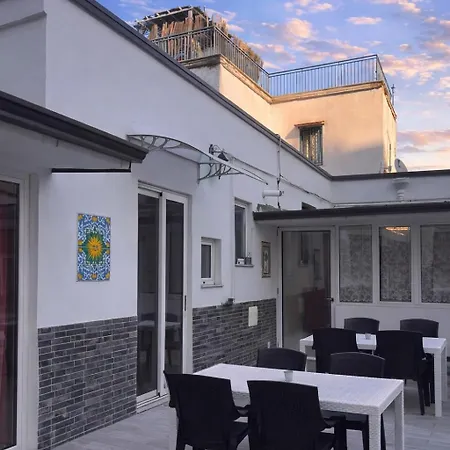 Ampio appartamento con terrazza nel Centro Storico di Napoli - Domus Carbonari-3